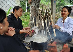 Lũ quét làm sập nhà, 100 người dân tá túc tại trường học