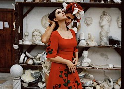 Minh tinh nước Ý Monica Bellucci U60 vẫn xứng danh 'bom gợi cảm'