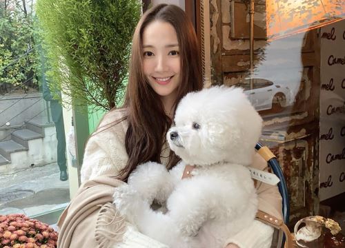 &quot;Tình cũ Lee Min Ho&quot; Park Min Young lộ diện sau khi gây hoang mang vì gương mặt xuống sắc khó nhận ra