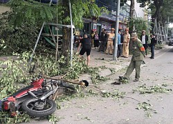 Xe bồn lao qua dải phân cách, tông vào cửa hàng, 2 người bị thương nặng