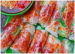 Ăn vặt với bò bía tôm chấy chỉ 2K5 hoặc bánh hotdog ngập phô mai, cắn một miếng là hết ý