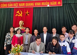 Chia sẻ cùng giáo viên, học sinh vùng rốn lũ Hà Tĩnh