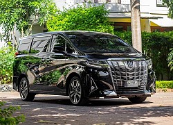 "Chuyên cơ mặt đất" Toyota Alphard chạy 1 năm, bay hơn nửa tỷ