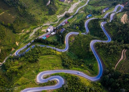 Cung đường uốn lượn hút du khách ở Hà Giang