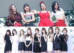 Gặp sự cố tắt nhạc, BLACKPINK mạnh dạn hát "chay" còn TWICE gây tranh cãi vì lúng túng, lại bị nghi hát nhép