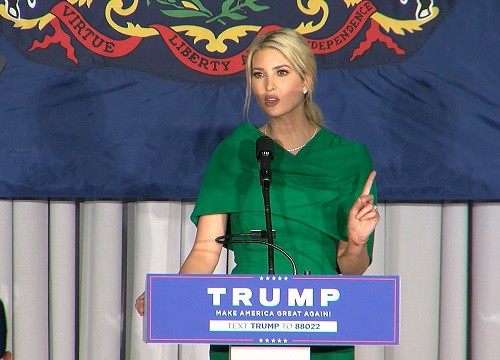 Ivanka Trump đăng đàn về cuộc bầu cử Tổng thống Mỹ khiến dân mạng xôn xao còn Đệ nhất phu nhân Mỹ có động thái hoàn toàn khác