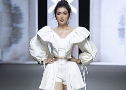 Lệ Hằng tái xuất sàn catwalk