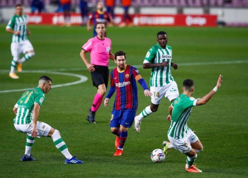 Messi thăng hoa trong trận thắng của Barca