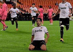 Valencia 4-1 Real Madrid: Cú hattrick phạt đền của Soler