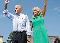 Vợ chồng Joe Biden mặc ăn ý khi sánh đôi