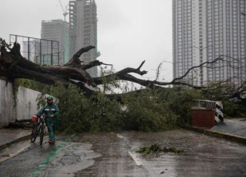 Bão Vamco quét qua Philippines khiến 1 người thiệt mạng