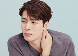 Biến căng: Jackson (GOT7) bị tung bằng chứng có lối sống truỵ lạc, "tình một đêm" với gái trong bar, nhưng liệu có thuyết phục?