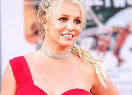 Britney Spears không đi hát trở lại nếu tiếp tục bị cha giám hộ