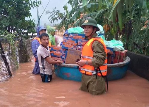 Chủ tịch xã tử vong vì nhiễm vi khuẩn trong mưa lũ