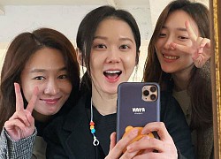 Jang Nara đích thị là "thánh hack tuổi" đỉnh nhất Kbiz, để mặt mộc đứng cạnh đàn em kém 11 mà vẫn nổi bần bật