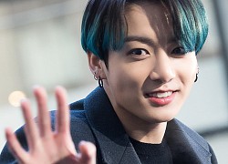 Jungkook (BTS) từng suýt ngã sấp mặt ở lễ trao giải, hành động sau đó cho thấy xứng danh idol "nhân cách vàng"