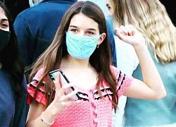 Suri Cruise ra phố mừng tổng thống đắc cử