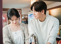 Kbiz tìm ra couple nhan sắc hoàn hảo nhất Kbiz: Ji Chang Wook và nữ thần Hậu Duệ Mặt Trời sóng đôi, visual "đòi mạng" hay gì?