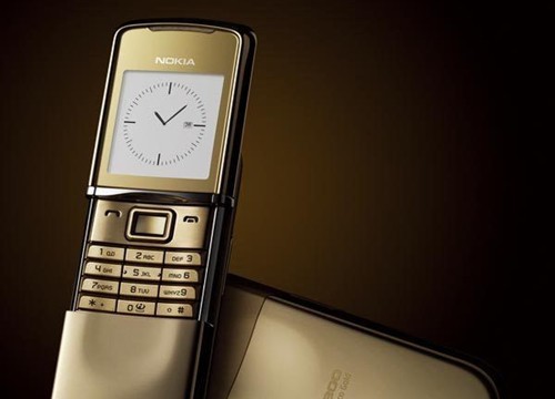 Nokia 8000 4G lộ poster quảng cáo, không phải điện thoại nắp trượt?