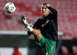 Ronaldo ghi bàn trong chiến thắng 7-0 của Bồ Đào Nha