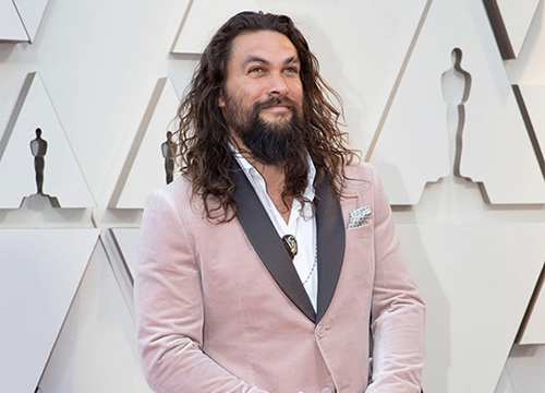 Tài tử 'Aquaman' mê diện màu hồng