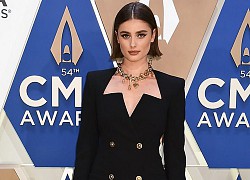 'Thiên thần nội y' Taylor Hill phô diễn thần thái chuẩn high fashion, đẹp quyền lực