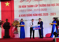 Trao tặng hàng trăm suất học bổng hỗ trợ sinh viên miền trung