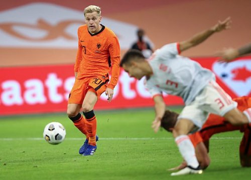 Van de Beek sút 2 lần ghi 2 bàn cho Hà Lan: Fan MU ví như Thomas Muller