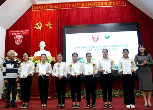 21 tân sinh viên Đại học Huế nhận học bổng VietSeeds