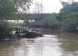 Nổ súng truy bắt tám thuyền hút cát trái phép trên sông Đồng Nai