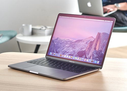 So kè MacBook Pro 13 inch chip M1 cực "trâu" và phiên bản chip Intel