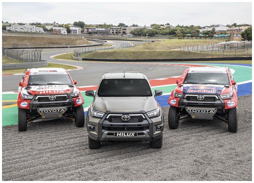 Toyota Hilux trang bị động cơ V8 để đua Dakar Rally