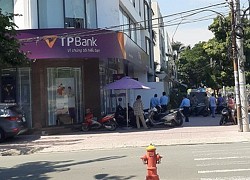 TP.HCM: Bắt đối tượng tẩm xăng lên người đi cướp ngân hàng