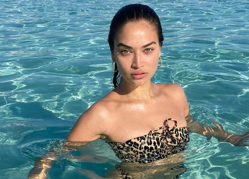 Ánh nude đen trắng đậm chất nghệ thuật của người mẫu Shanina Shaik