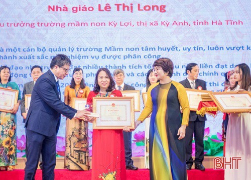 Bước chân không mỏi trong sự nghiệp "trồng người" của 2 nữ giáo viên Hà Tĩnh