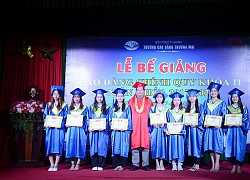 Cao đẳng Thương mại Đà Nẵng trao bằng tốt nghiệp cho gần 700 sinh viên