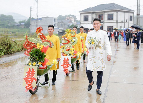 Chú rể Thái Nguyên chịu chơi, chi tiền triệu tậu dàn "siêu xe" bê lễ, hô biến đám hỏi trở nên "chất như nước cất" khiến ai cũng trầm trồ