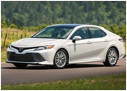 Giá xe Toyora Camry lăn bánh mới nhất tháng 11/2020