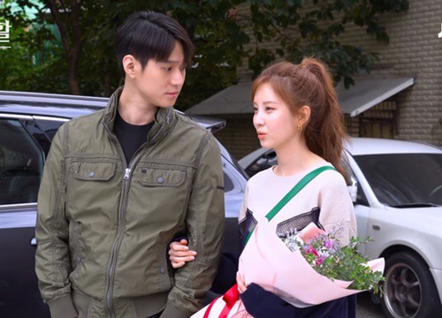 Go Kyung Pyo chịu rét nhường áo cho Seohyun ở hậu trường, fan chị đẹp chốt đơn "gả gấp"!