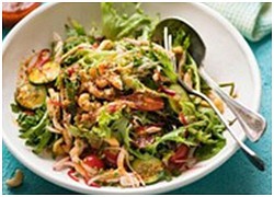 Học làm salad thịt gà trắng kiểu Thái