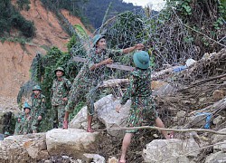 Hơn 100 bộ đội nắn dòng sông Rào Trăng tìm người mất tích