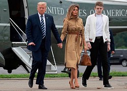 Thói quen thường xuyên của "Hoàng tử Nhà Trắng" Barron Trump khi đi cùng bố mẹ suốt 4 năm qua mà không mấy ai để ý tới