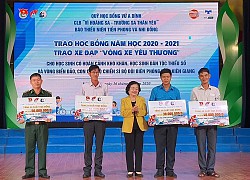 Trao học bổng "Vừ A Dính" cho học sinh Kiên Giang