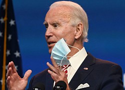 Biden rơi nước mắt khi nghe y tá kể về Covid-19