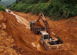 Hàng trăm điểm sạt lở núi ở vùng cao Quảng Ngãi