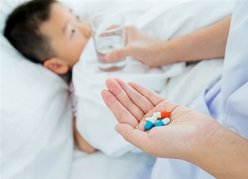 Hiểm họa khi cho trẻ uống aspirin "chữa" đau tăng trưởng