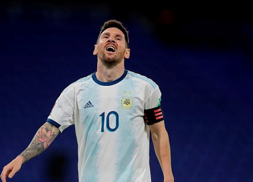 Lionel Messi đang dần "biến hóa" trở thành Quý ngài cáu kỉnh?