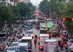 Thảm cảnh "chôn chân" nửa ngày trên con đường đau khổ bậc nhất Hà thành