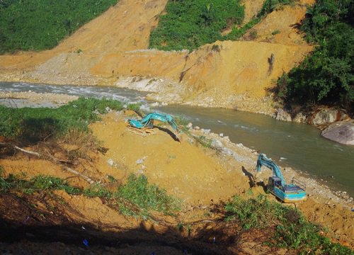 Toàn cảnh cuộc ngăn đập, nắn dòng Rào Trăng 3 tìm kiếm 12 người đã mất tích hơn 1 tháng