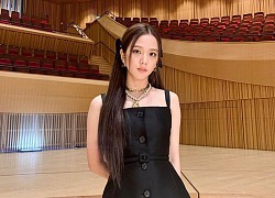 4 món phụ kiện không thể thiếu, tôn lên nhan sắc ngọt ngào, mong manh như sương sớm của Jisoo BlackPink